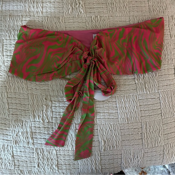 Crossover Halter Top - Picture 4 of 5